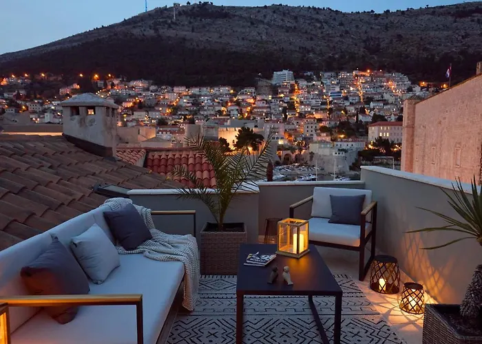 Villa Inside The Old Town With Private Terrace And Floor Heating *