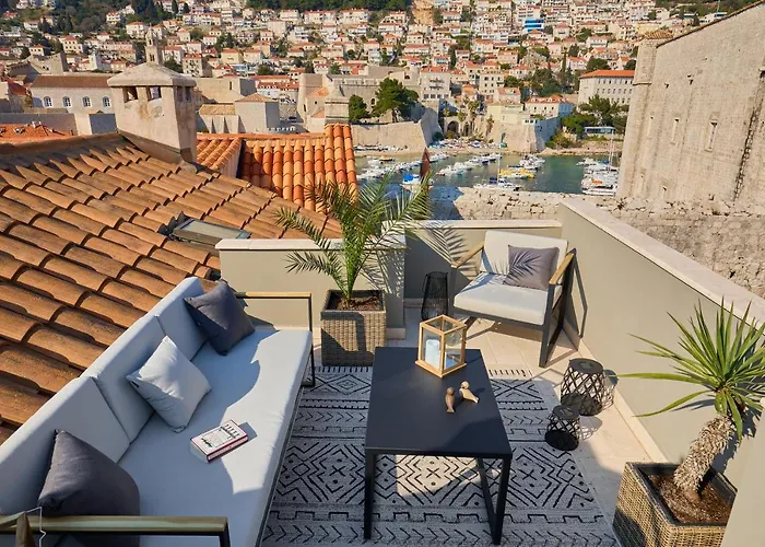 Inside The Old Town With Private Terrace And Floor Heating Villa *